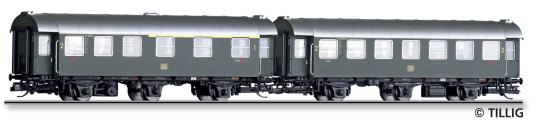Reisezugwagen-Paar  DB, bestehend aus einem 1./2. Klasse Reisezugwagen und einem 