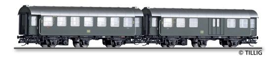 Reisezugwagen-Paar  DB, bestehend aus einem 2. Klasse Reisezugwagen und einem 2. 