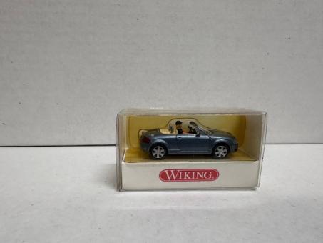 Wiking PKW Audi TT Roadster blau mit Fahrer 