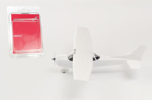 Herpa Wings 1:87 Minikit Sportflugzeug silber 