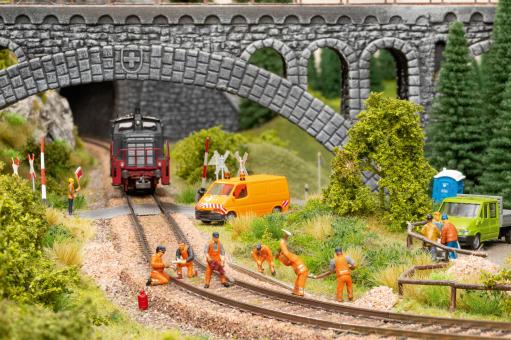 Noch Baustelle am Gleis  12901 