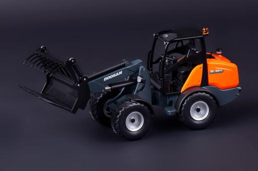 IMC 1:50 Radlader Doosan DL80 Tele Wheel Loader 