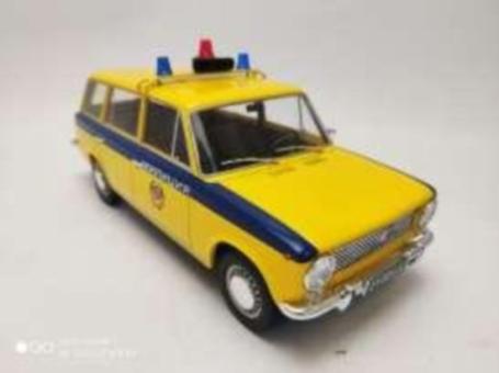 Triple 9 1:18 Lada 2102 - 1970 - USSR Police 
