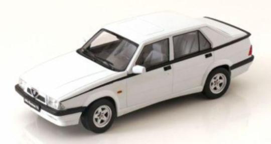 Triple 9 1:18 Alfa Romeo 75 - white 