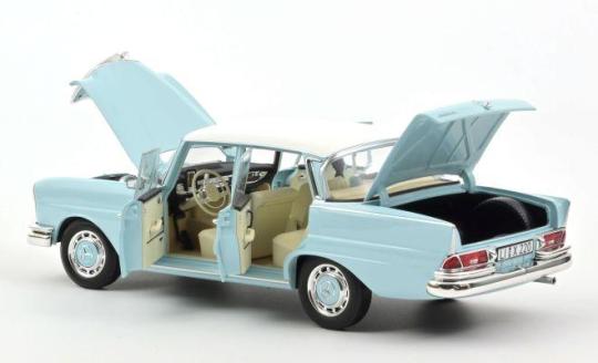 NOREV 1:18 Mercedes 220 S (1965) - light blue 