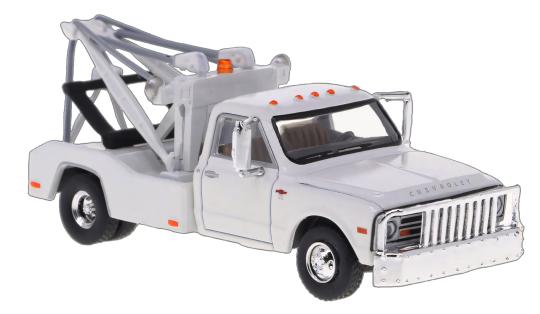 Brekina Chevrolet C30 tow truck 19665 