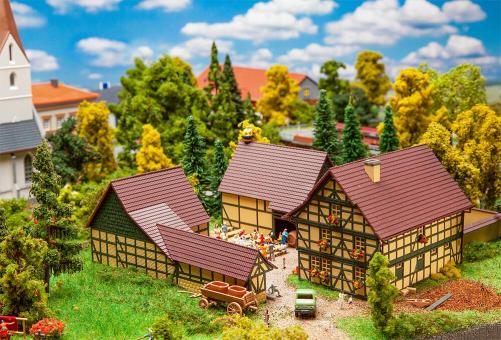 Faller Weingut mit Besenwirtschaft 