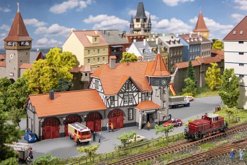 Faller Rathaus mit Feuerwache 