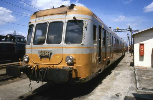 Jouef 2-tlg. Dieseltriebwagen X2700 SNCF orange/grau, Ep.IV HJ2388 