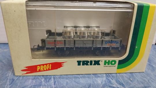 Trix H0 Niederbordwagen mit Bierfässern Staufen Bräu Dampf Bier 