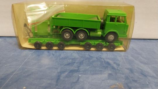 Wiking LKW Hanomag Henschel + Primex Straßenroller grün 
