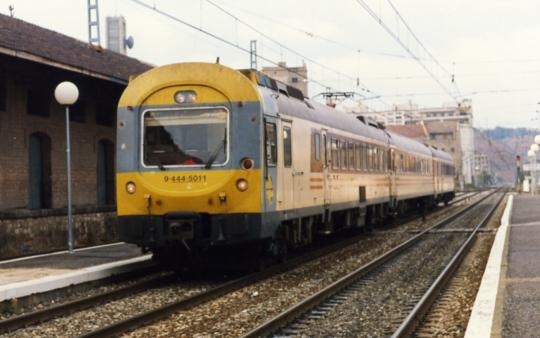 Arnold elektrischer Triebzug der Reihe 444-500, RENFE-Estrel 