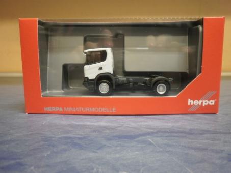 Herpa LKW Scania CG 17 4x4 SZM, weiß 