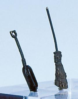 Weinert Modellbau Reisig-Besen und Schaufel (H0) 