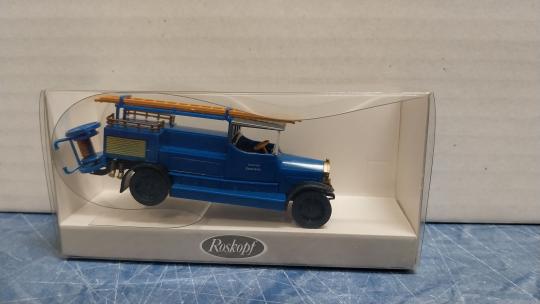 Roskopf Mercedes Feuerwehr Spritzwagen mit Leiter blau 