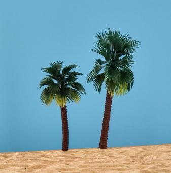 VK Modelle 2 tropische Palmen, grün mit gelb, 10 cm + 13 cm 