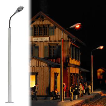 Busch Betonmast-Lampe m. silbernen Lampenkörper 