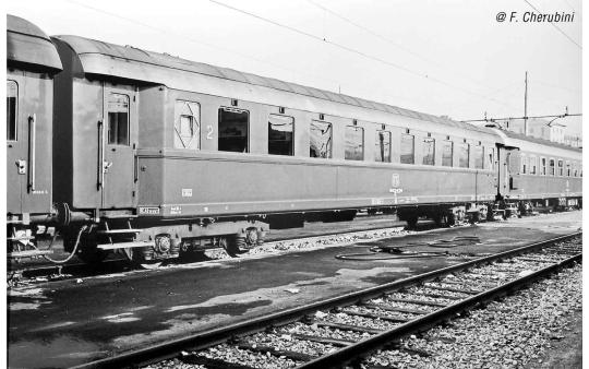 Rivarossi 3teiliges Set Reisezugwagen Typ 46, 1 x Az + 2 x Bz, grau, Ep. IV, FS 