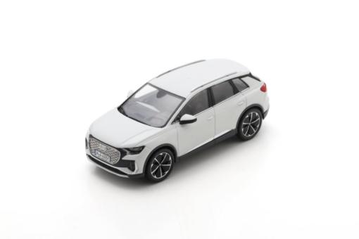 Spark/Schuco Audi e-tron 2019Aston Martin Valkyrie 2021 weiß 