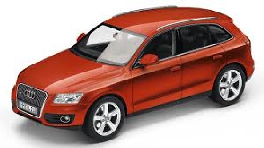 Schuco 1:43 Audi Q5 2013 - orange-red 450756001 