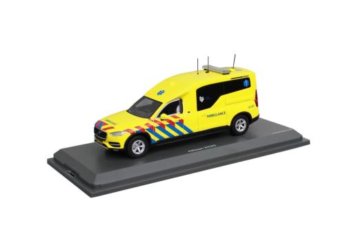 Schuco 1:43 Volvo XC90 Nilsson Ambulance (NL) 
