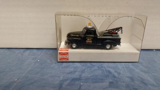 BUSCH PKW Pick Up Abschleppwagen Joes Garage 48204 