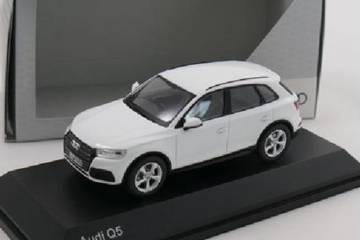 Kyosho PKW 1:43 Audi Q5 2016 ibisweiss 