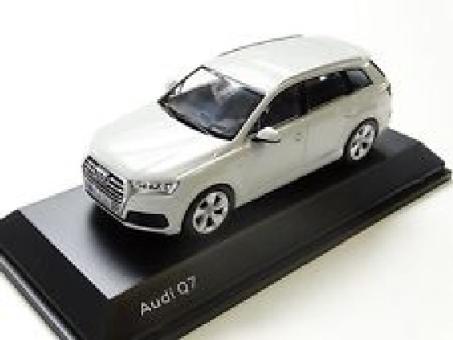 SPARK PKW 1:43 Audi Q7 Gletscherweiß 