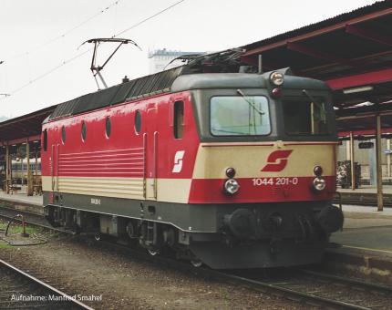 PIKO ~E-Lok Rh 1044 ÖBB IV + PluX22 Dec. 