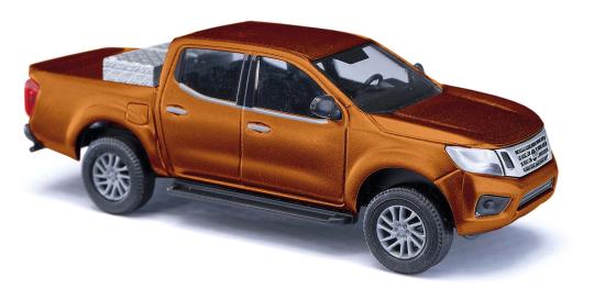 Busch PKW Nissan Navara mit Alukiste, G 53720 
