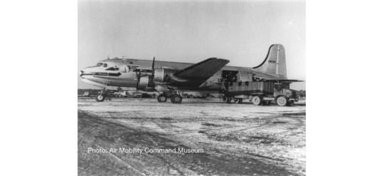 Herpa Wings 1:200 Douglas C-54M USAAF Berlin 70th 