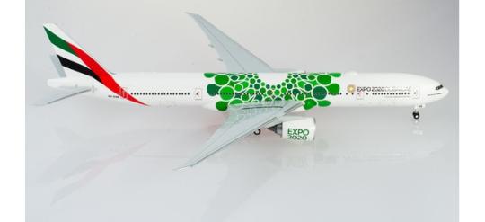 Herpa Wings 1:200 Boeing 777-300ER Emirates Expo green 