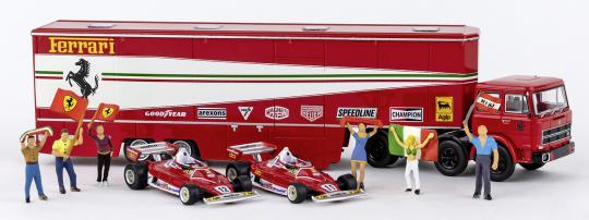 Brekina Set mit Renntransporter, 2 x Ferrari 312T und 6 Tifosi 58575 