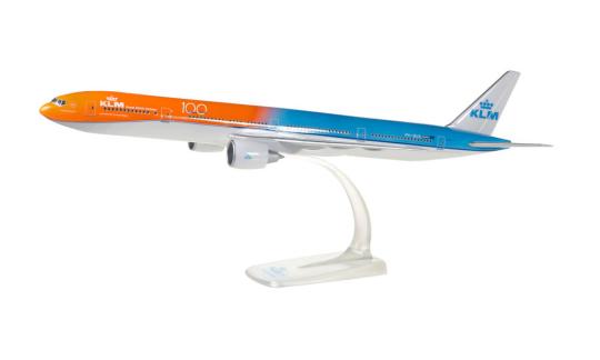 Herpa Snap Wings 1:200 Boeing 777-300ER KLM Orange Pride 