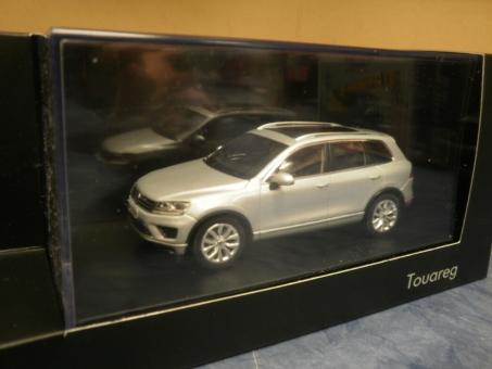 Herpa 1:43 PKW VW Touareg 2015, weißmetallic 