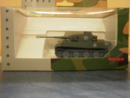 H1 Herpa Military 1:87 745987 PzKfw Tiger Ausf Russland Nr.111 dekoriert 