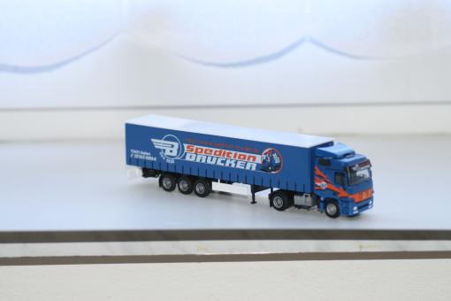AWM LKW MB Actros MP2 L/Aerop. G-KSZ Brucker 