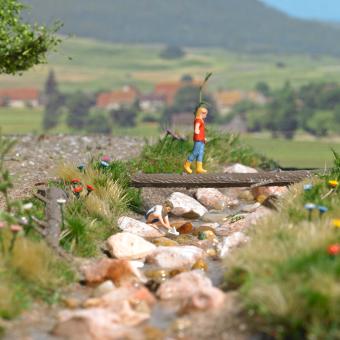 Busch Action-Set: Spielen am Waldbach H0 