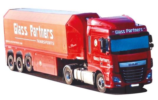 AWM LKW DAF XF 106 SC/Aerop. Innenlader-SZ Glass Partners 