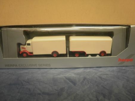 Herpa LKW MAN 750L Koffer-Hz elfenbein/rot 