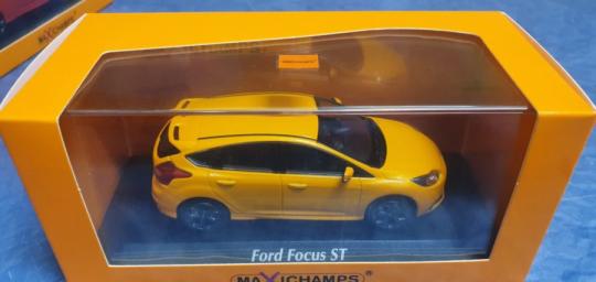 Minichamps 1:43 FORD FOCUS ST – 2011 – ORANGE METALLIC 