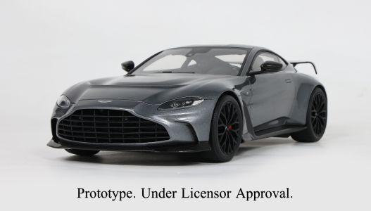 GT Spirit 1:18 ASTON MARTIN V12 VANTAGE 2023 - MAGNETIC SILV 