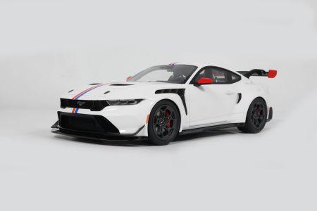 GT Spirit 1:18 FORD MUSTANG GTD SPIRIT OF AMERICA PERFORMANCE WHITE 