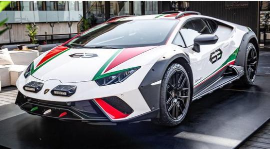 Looksmart 1:43 Lamborghini Huracan Sterrato - Italian Livery 