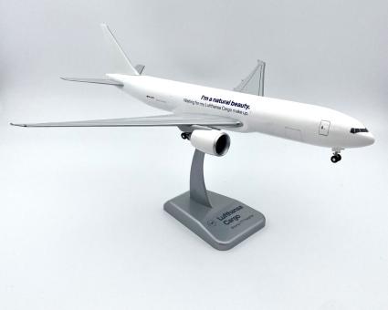 Limox Wings 1:200 Boeing 777F Lufthansa Cargo I\'m a natural beauty 