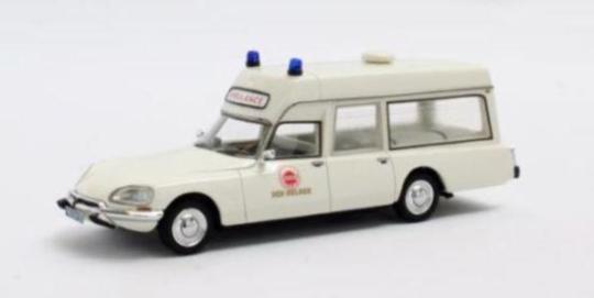 Matrix 1:43 Citroen DS 20 Visser Ambulance Den Helder 1975 