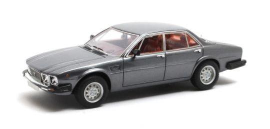 Matrix 1:43 DeTomaso Deauville Series 2 (1978) - grey met. 