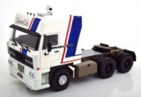 Road King 1:18 DAF 3300 Spacecab 1982 white/blue/red 