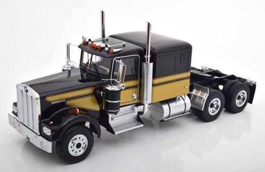 Road King 1:18 Kenworth W900 black/gold  Smokey and the Bandit look-a-like 