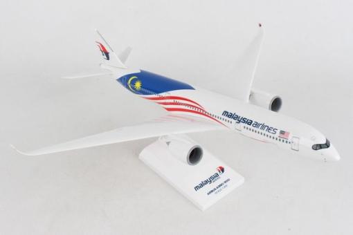 Skymarks Wings 1:200 Airbus 350-900 Malaysia Airlines Negaraku livery 